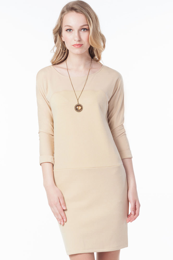 Фото товара 7370, простое бежевое платье